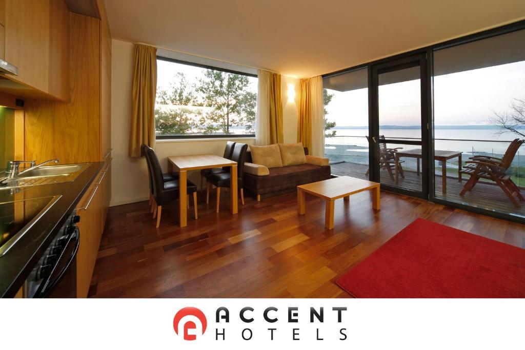 Bl Bavaria Yachtclub & Apartments Балатонлелле Номер фото